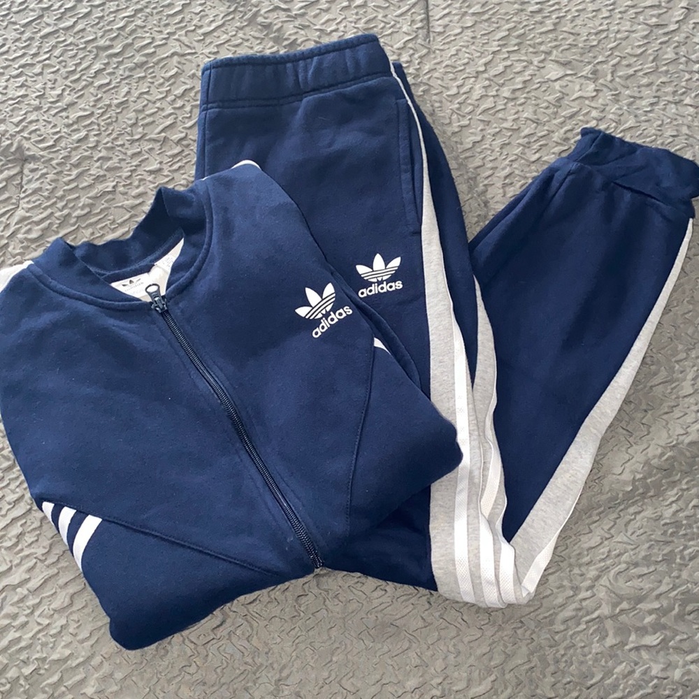🔴 Adidas Sweatsuit‼️ HOT ITEM‼️